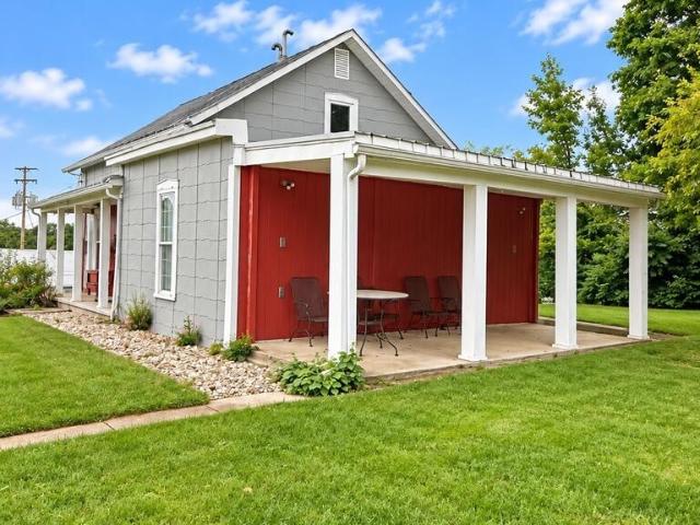 324 N Market Street