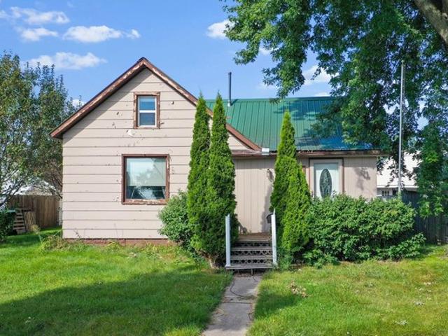 324 N Sidney St, Kimberly, WI 54136