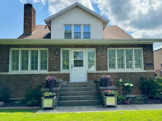 324 S Sangamon Avenue