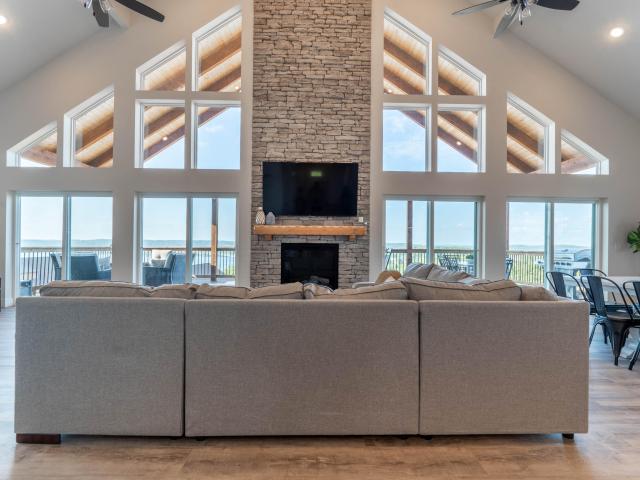 324 Settlers Cv Kimberling City
