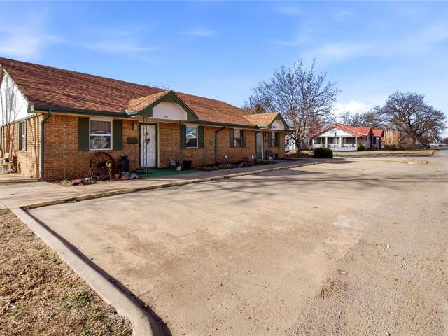 324 W 4th Street
