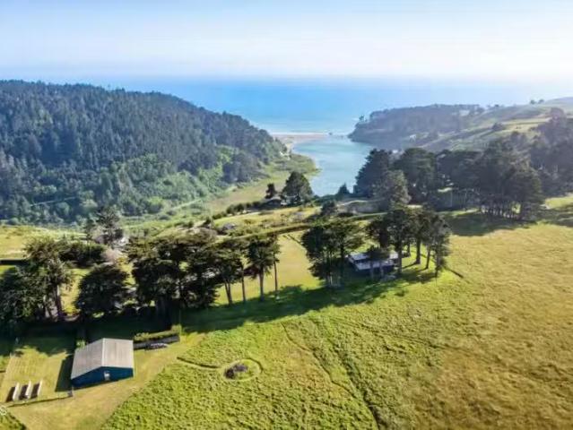 32550 NAVARRO RIDGE RD, ALBION, CA 95410