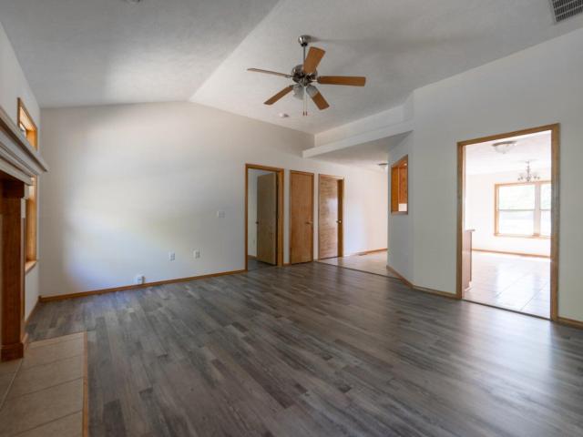 3253 E Colonial Street