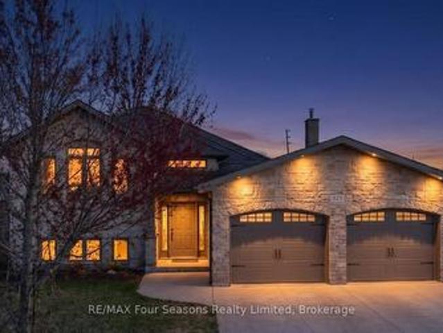 325 Gingrich Crescent, Saugeen Shores, ON, N0H 2C1 house for sale | Listing ID X13709 | Royal LePage