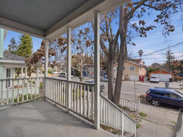 325 E Saint John Street