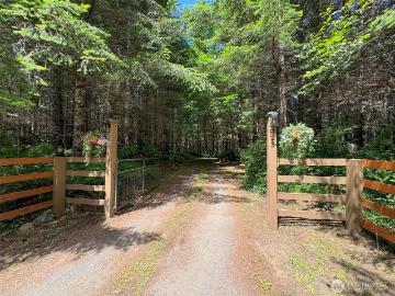 325 Evergreen View Pkwy, Port Angeles, WA 98363 | MLS #2491