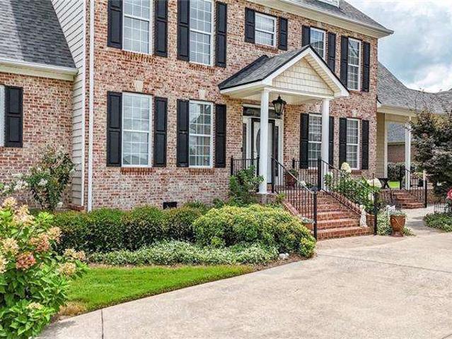 325 Highland Pointe Drive