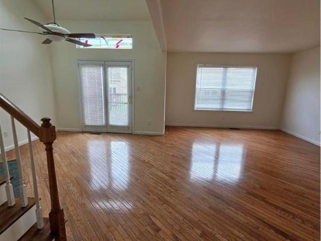325 Oxford Place 325