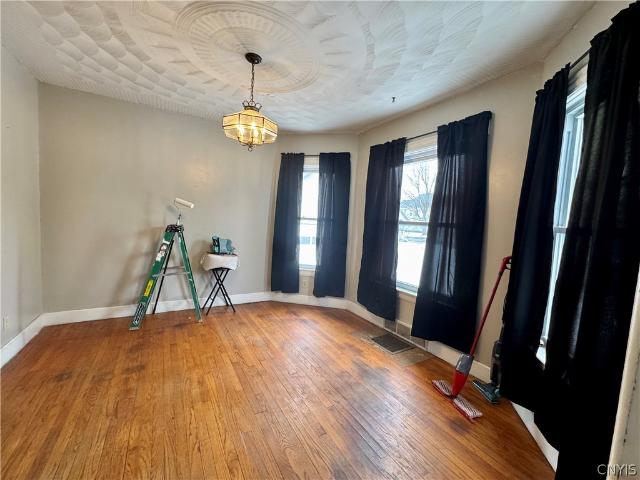 325 Lansing Street