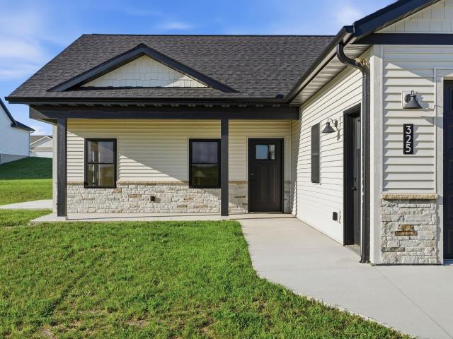325 Model Road