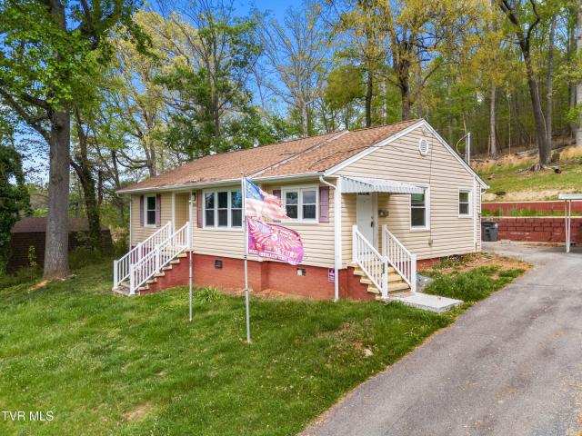 325 Mullins Street
