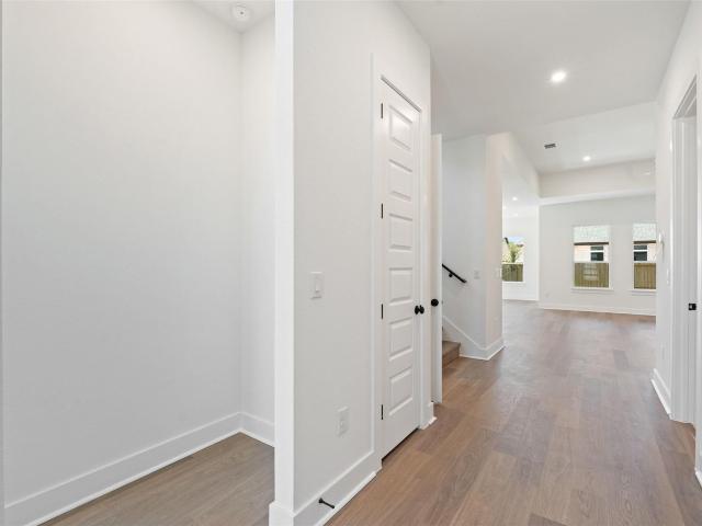 325 San Saba Dr