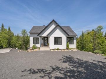325 Rue De La Gratitude, Sainte Marguerite Du Lac Masson, QC, J0T 2N0 house for sale | Listing ID 23907 | Royal LePage
