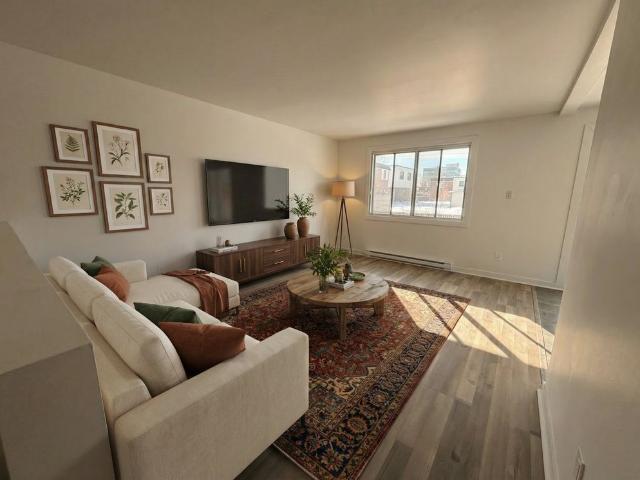 325 Rue Hurteau