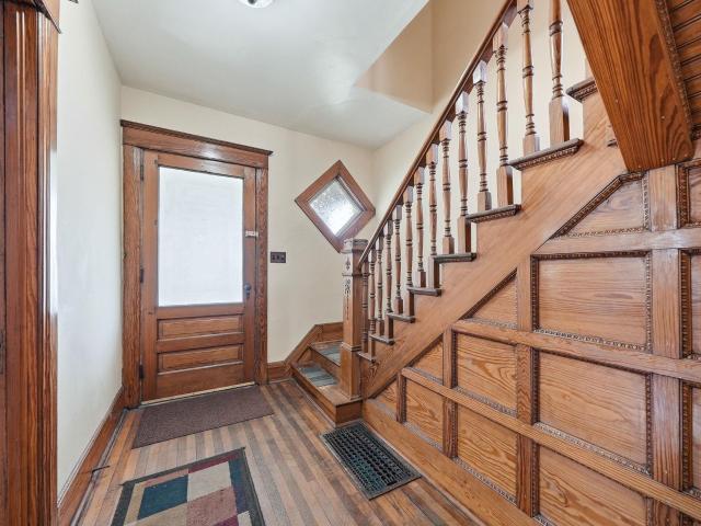 325 W 5th Street