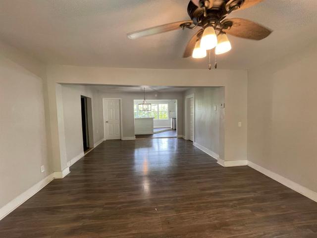325 w main st