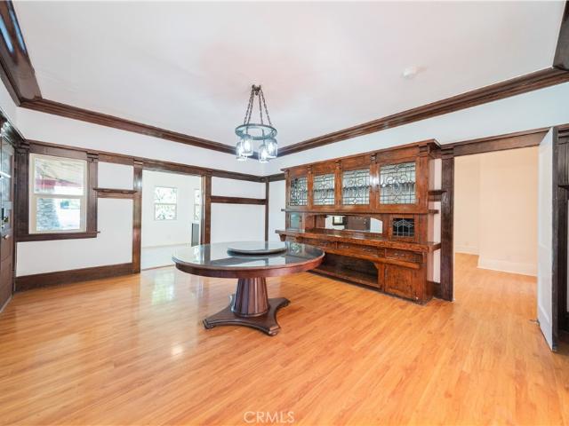 325 W Ramona