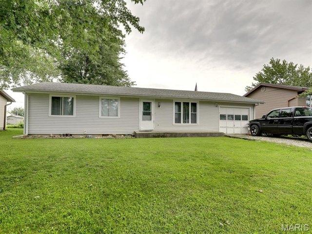 325 Westwood Dr, Kahoka, MO 63445