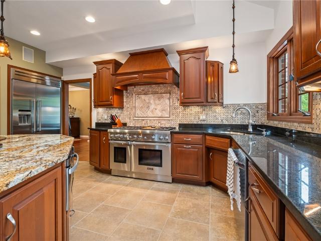 325 Tiffany Ct