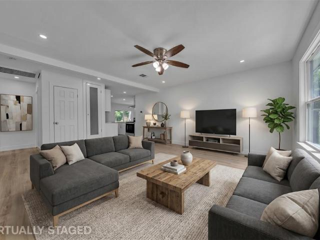 3265 Earle Drive