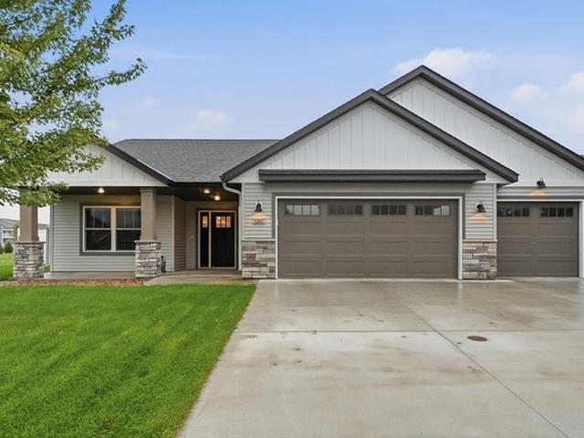 3267 Old Stone Way NE, Sauk Rapids, MN 56379