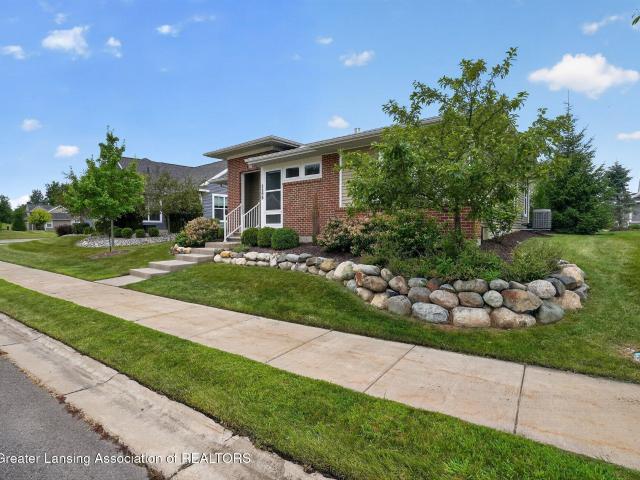 3268 Hamlet Circle