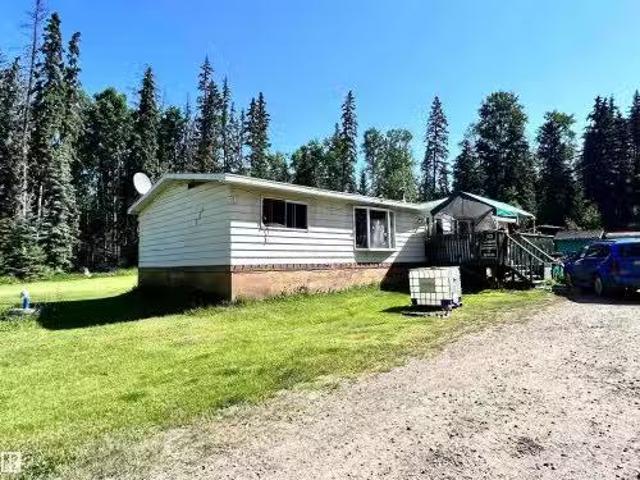 3260 Calling Lake Drive, Calling Lake, AB, T0G 0K0 house for.