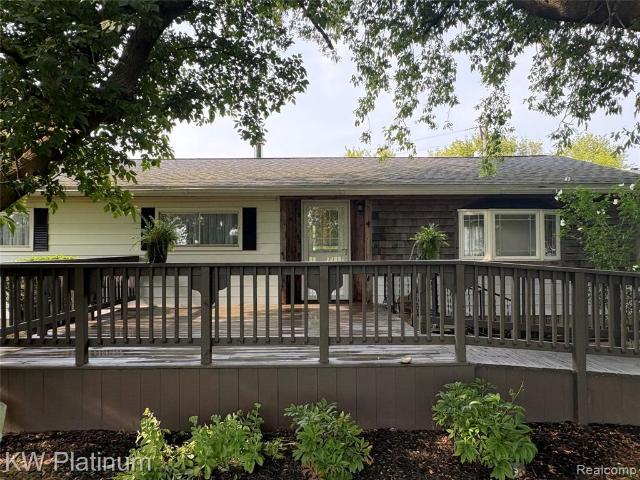 3260 Colclough Road