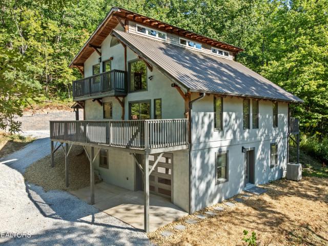 3261 Butterfly Hollow Rd
