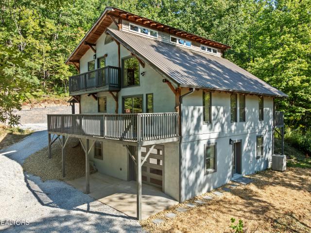 3261 Butterfly Hollow Rd