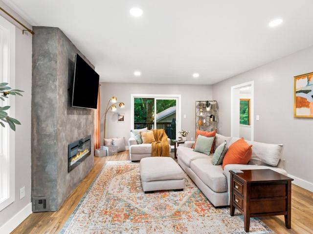 326 Bellis Street