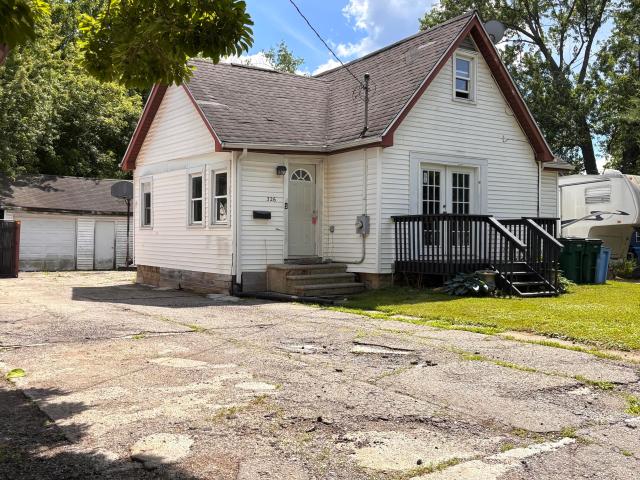 326 E Potter Avenue