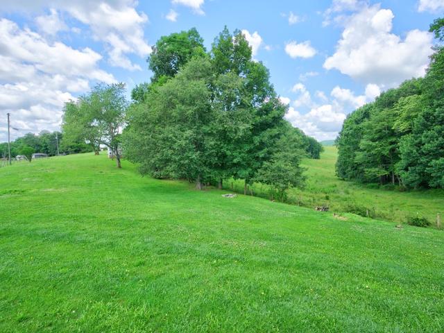 326 Mount Airy Rd
