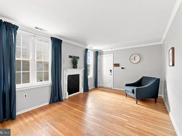 326 Queen Street # 3