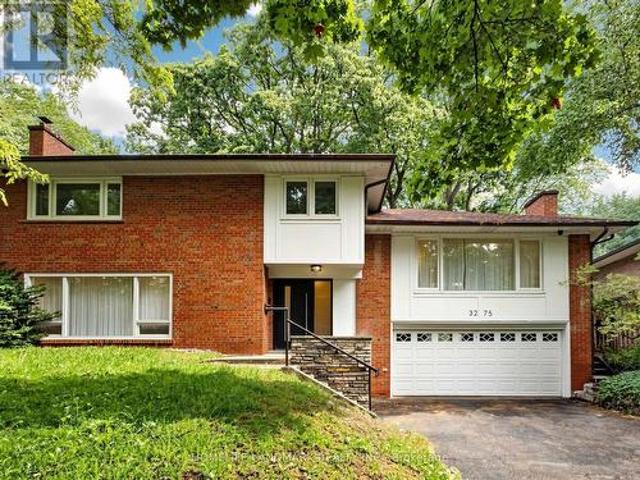 3275 Credit Heights Drive, Mississauga, ON, L5C 2L8 house for sale | Listing ID W13778 | Royal LePage