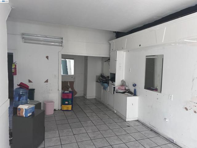 3270 International Blvd