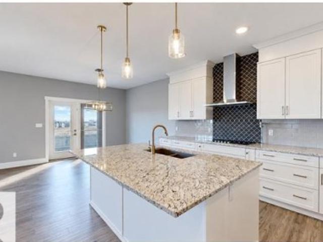 327 172 Avenue Nw, Edmonton, AB, T5Y 4L1 house for sale | Listing ID E4509 | Royal LePage