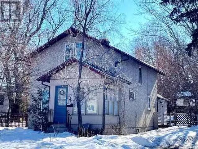 327 19Th Street E, Prince Albert, SK, S6V 1J8 house for sale.