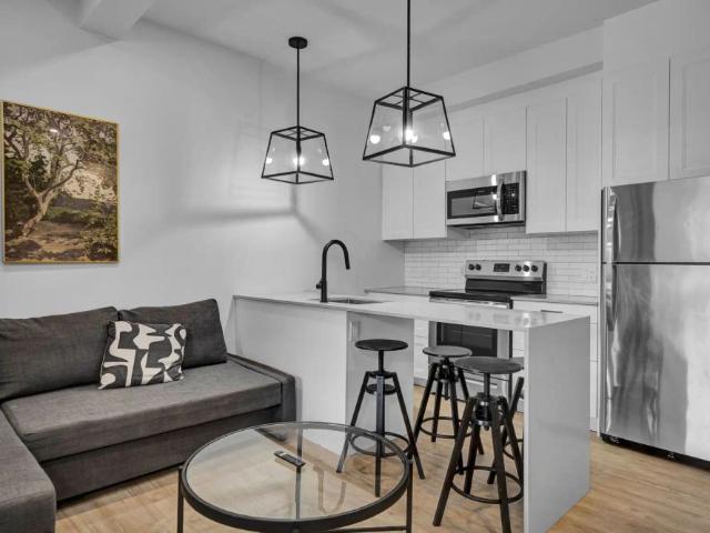 327 Catherine Street — 1 Bedroom
