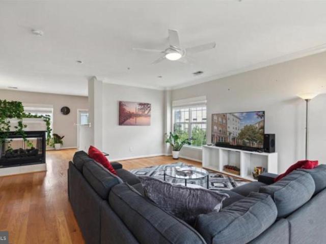 327 B Cross Green Street # 327B