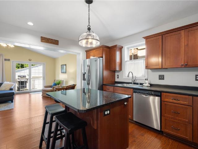 327 Nicholas Pl