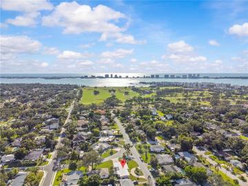 327 Sunny Ln, Belleair, FL 33756 | MLS #TB8470