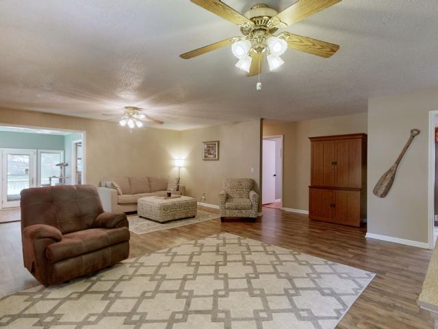 327 Russwood Dr