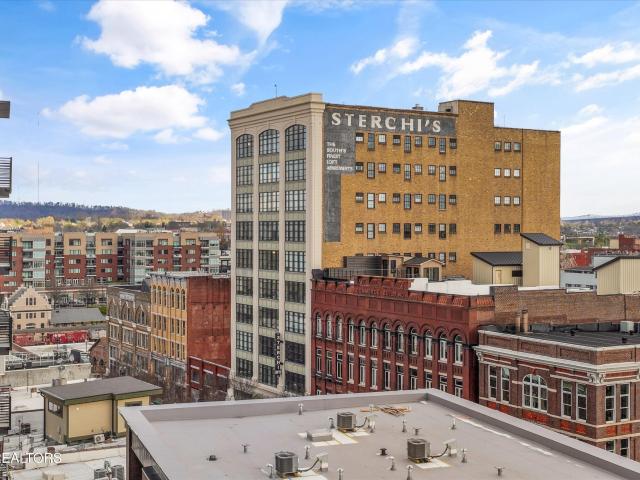 327 W Summit Hill Dr SW, Unit 600, Knoxville, TN 37902 | MLS #1300