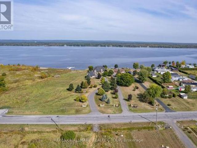 3285 Front Road S, East Hawkesbury, ON, K6A 2R2 house for sale | Listing ID X12980 | Royal LePage