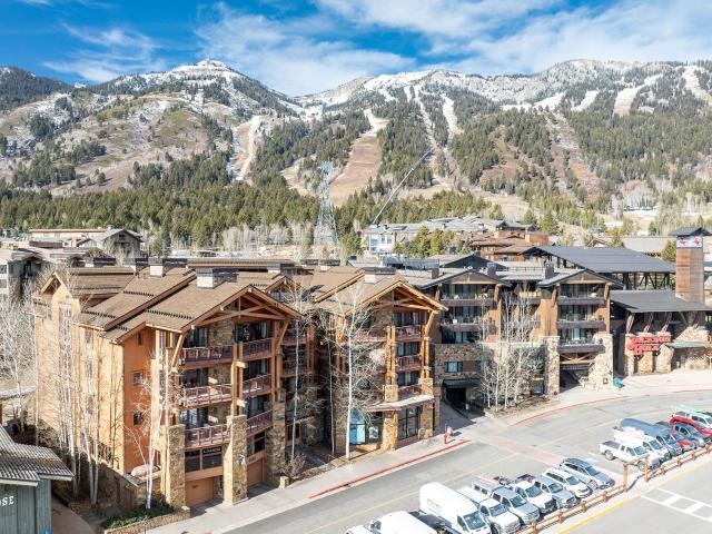 3285 W Village Drive, #304, Teton Village, US, WY