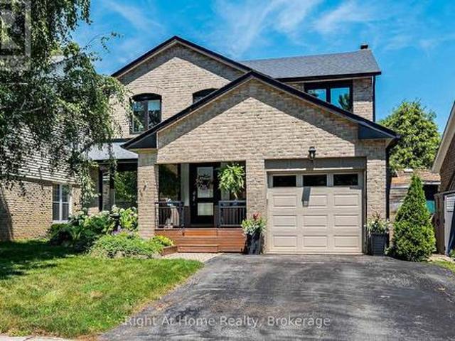 3287 Victoria Street, Oakville Br Bronte, ON, L6L 5T5 house for sale | Listing ID W13568 | Royal LePage