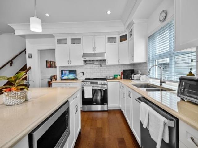 3288 32Nd Avenue W, Vancouver, BC, V6L 2C3 house for sale | Listing ID R3112 | Royal LePage