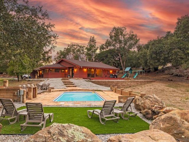 3280 Black Oak Lane