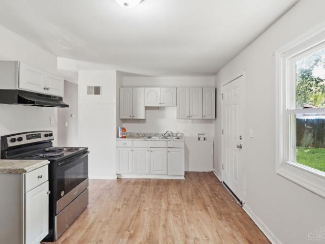 3283 Ainsworth Drive